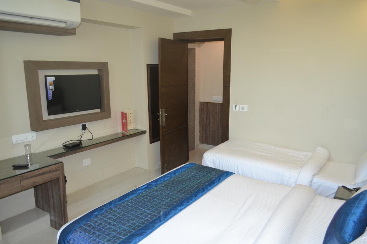 Hotel Merry Gold Nueva Delhi Exterior foto